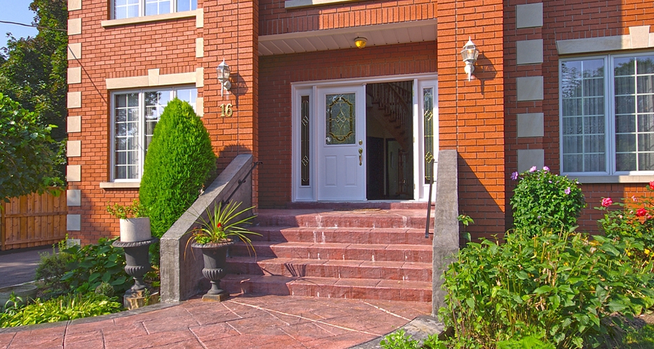 virtual tour of home for sale in Etobicoke, Toronto