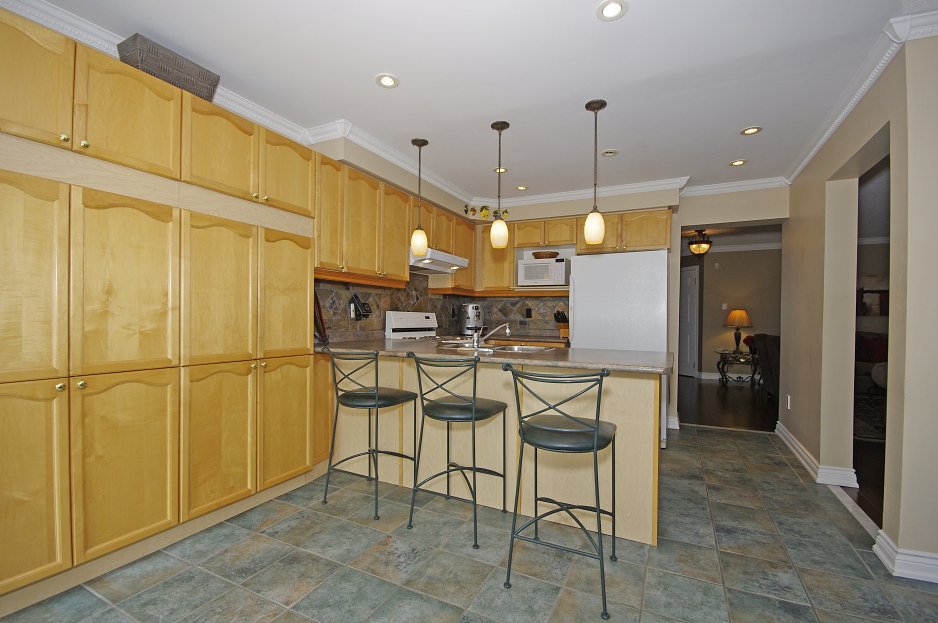 House for Sale 148 Sylwood Crescent Vaughan L6A, Ontario