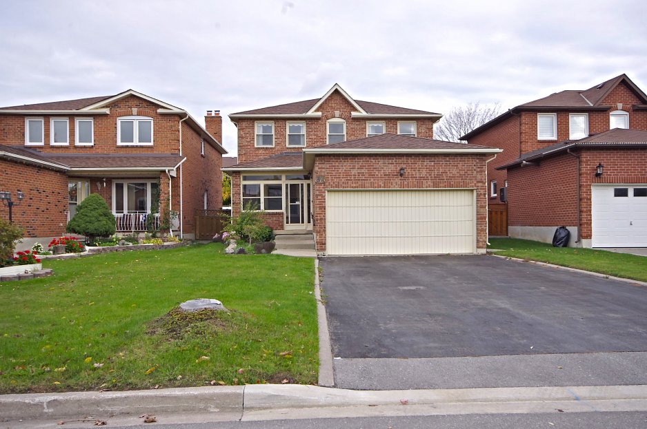 All Photos of Home for Sale, 36 Ardwell Crescent, Maple