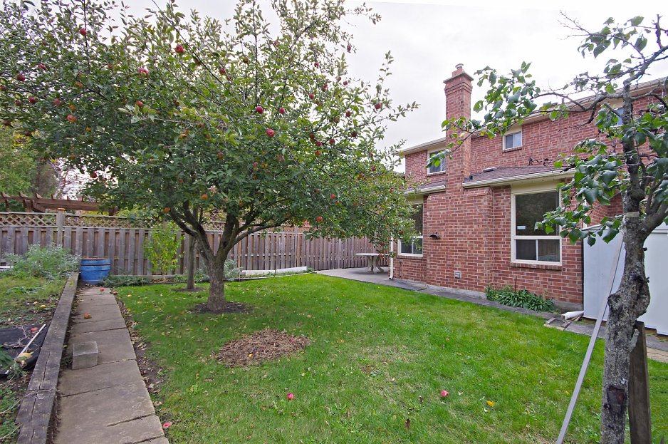 All Photos of Home for Sale, 36 Ardwell Crescent, Maple