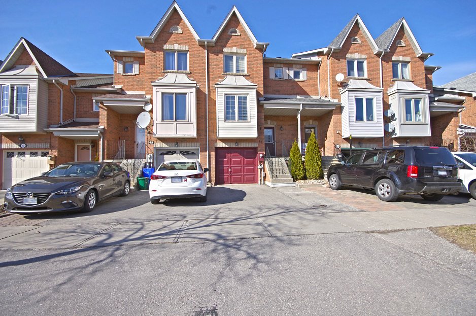 All Photos of House for Sale, 46 Kelso Crescent, Maple