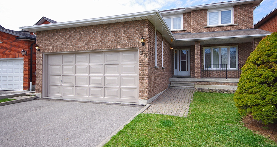 Virtual tour slide show of home for sale in Vaughan