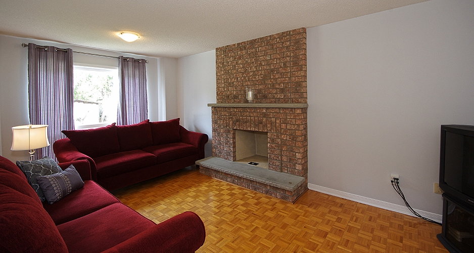Slide show of home for sale in Vaughan